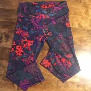 Fabletics xs salar Capri Yoga leggings tights cute